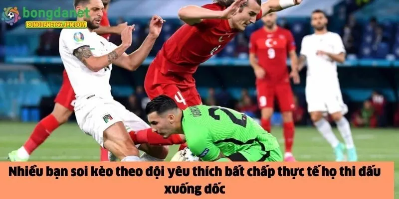 Nhiều bạn soi kèo theo đội yêu thích